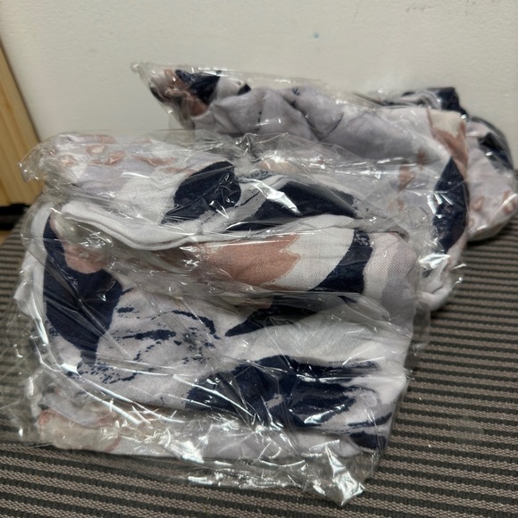 Scarf - Picture 4 of 4